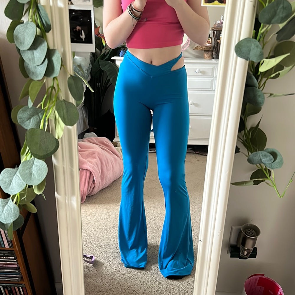Never worn urban outfitters blue flare leggings tie yoga pants